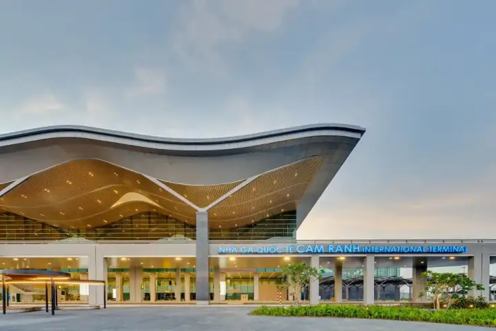 When fast passport control helps